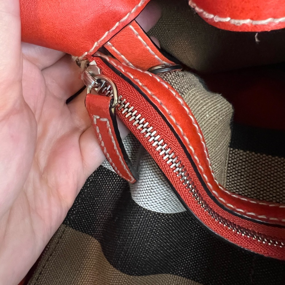Burberry Mega Check Ashby bucket bag - Picture 8 of 14